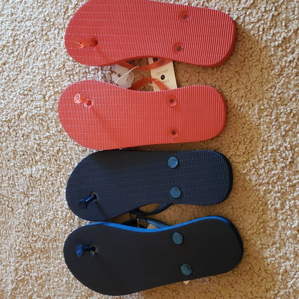 Shade & Shore Flip Flops- 2 pairs - Picture 5 of 8